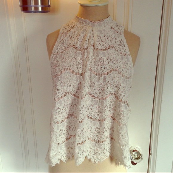 white lace sleeveless top